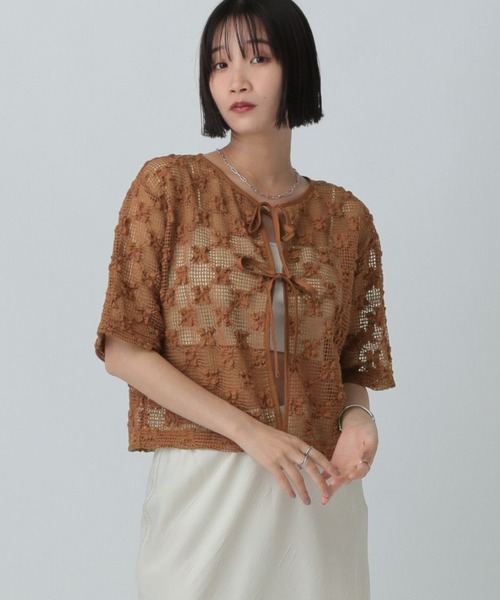 LOWRYS FARM(ローリーズファーム)の「メッシュフラワー2WAYカーディガン 579529(カーディガン/ボレロ・レディース・ブラウン/アイボリー/ブラック・FREE)」の3枚目の写真