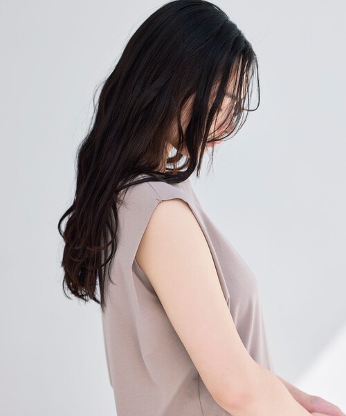 BIANCA（ビアンカ）の「【着回し抜群】エアリータックカットソー（Tシャツ/カットソー・レディース・ネイビー/グリーン/キャメル・38）」の19枚目の写真