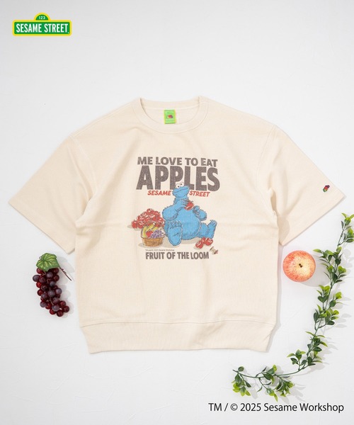 FRUIT OF THE LOOM(フルーツオブザルーム)の「【FRUIT OF THE LOOM】SESAME STREET×FTL ハーフスリーブ甘編/セサミコラボ/プルオーバー(スウェット・メンズ・アイボリー/ブラック・M/L/S)」の1枚目の写真