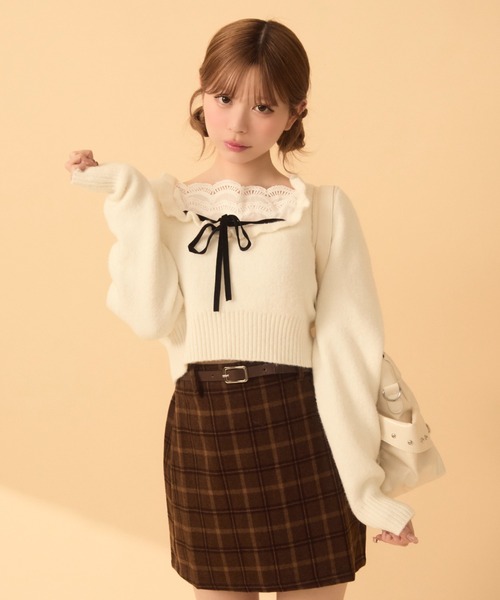 TITTY&CO.（ティティーアンドコー）の「フロントフリルリボンニット（ニット/セーター・レディース・ホワイト/ブラック/ドット/グレー/ピンクベージュ/ネイビー・FREE）」の3枚目の写真