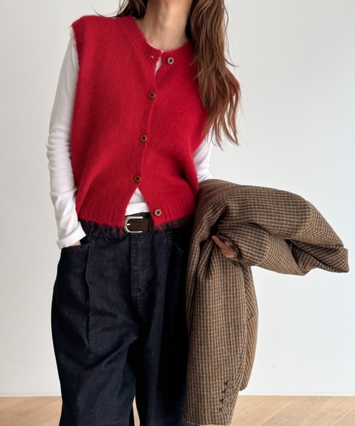 CANAL JEAN（キャナルジーン）の「El mar　クルーネックボタンベスト（ベスト・レディース・チャコールグレー/ネイビー/レッド・ONE SIZE）」の3枚目の写真