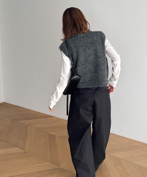 CANAL JEAN（キャナルジーン）の「El mar　クルーネックボタンベスト（ベスト・レディース・チャコールグレー/ネイビー/レッド・ONE SIZE）」の10枚目の写真