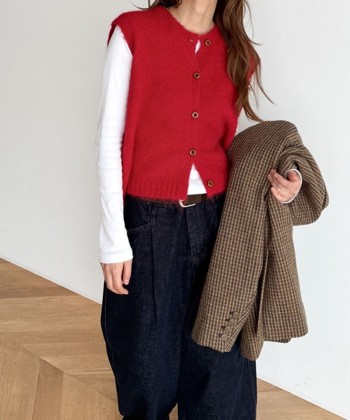 CANAL JEAN（キャナルジーン）の「El mar　クルーネックボタンベスト（ベスト・レディース・チャコールグレー/ネイビー/レッド・ONE SIZE）」の16枚目の写真