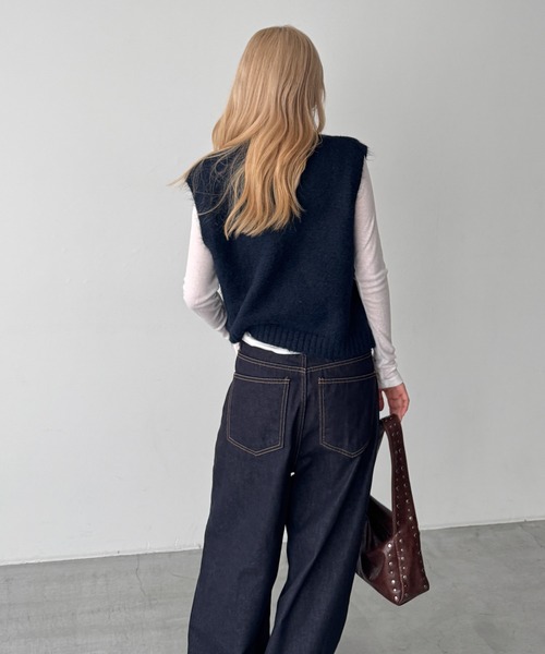 CANAL JEAN(キャナルジーン)の「El mar クルーネックボタンベスト(ベスト・レディース・チャコールグレー/ネイビー/レッド・ONE SIZE)」の7枚目の写真