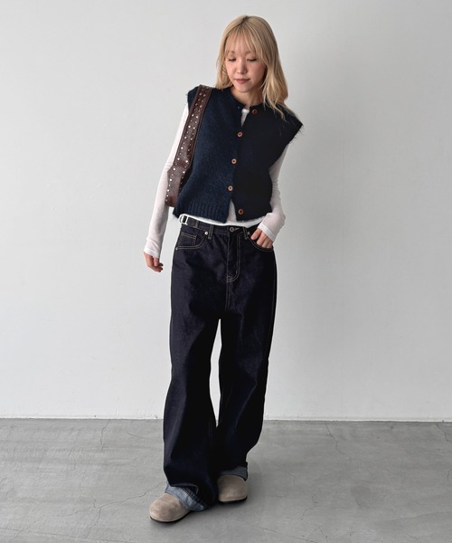 CANAL JEAN(キャナルジーン)の「El mar クルーネックボタンベスト(ベスト・レディース・チャコールグレー/ネイビー/レッド・ONE SIZE)」の8枚目の写真