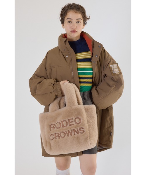 RODEO CROWNS WIDE BOWL(ロデオクラウンズワイドボウル)の「フェイクファーパッチロゴトート(トートバッグ・レディース・ブラック/ベージュ/ブラウン系その他・FREE)」の3枚目の写真