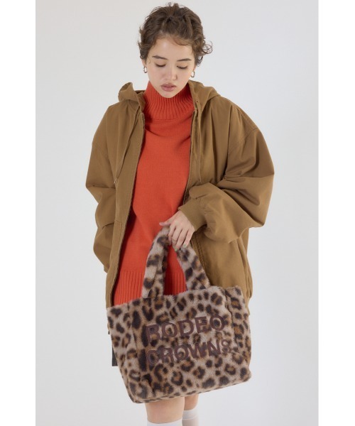 RODEO CROWNS WIDE BOWL(ロデオクラウンズワイドボウル)の「フェイクファーパッチロゴトート(トートバッグ・レディース・ブラック/ベージュ/ブラウン系その他・FREE)」の9枚目の写真