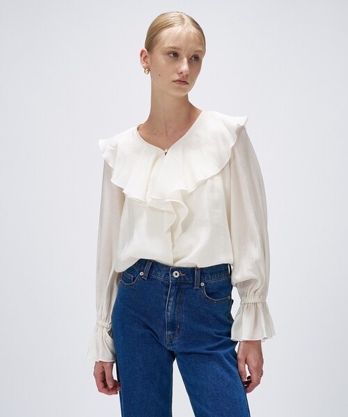 cloenc(クロエンス)の「【手洗い可】ラッフルフリルブラウス(シャツ/ブラウス・レディース・オフホワイト/ブラウン系/サンドベージュ・02)」の2枚目の写真