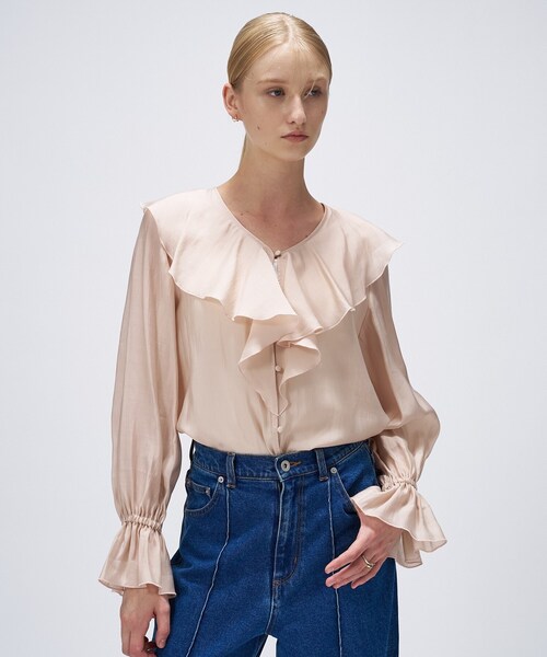 cloenc(クロエンス)の「【手洗い可】ラッフルフリルブラウス(シャツ/ブラウス・レディース・オフホワイト/ブラウン系/サンドベージュ・02)」の1枚目の写真