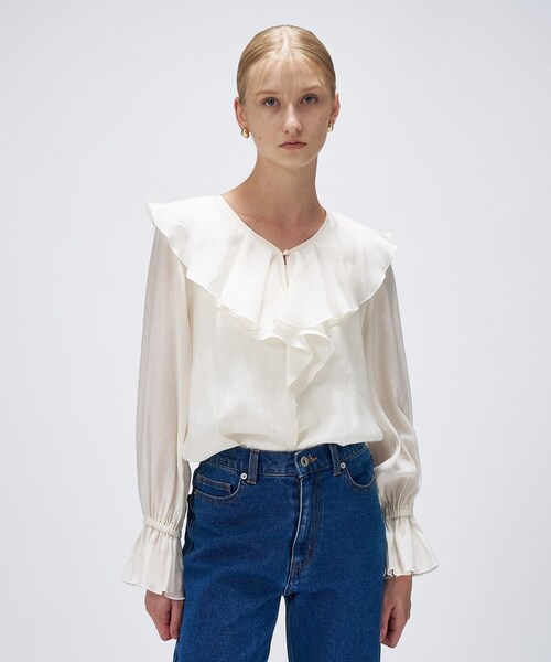 cloenc(クロエンス)の「【手洗い可】ラッフルフリルブラウス(シャツ/ブラウス・レディース・オフホワイト/ブラウン系/サンドベージュ・02)」の5枚目の写真