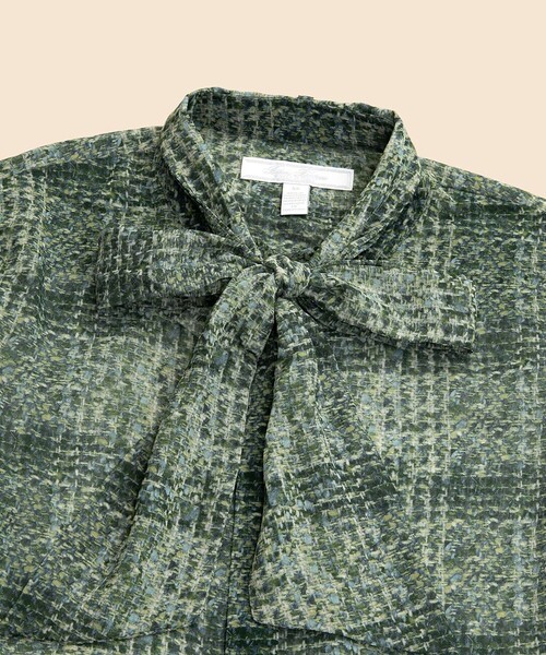 BROOKS BROTHERS（ブルックスブラザーズ）の「ポリエステルジョーゼット　ツイードファブリックプリント　ボウブラウス（シャツ/ブラウス・レディース・グリーン・LARGE/X-SMALL/SMALL/MEDIUM）」の2枚目の写真
