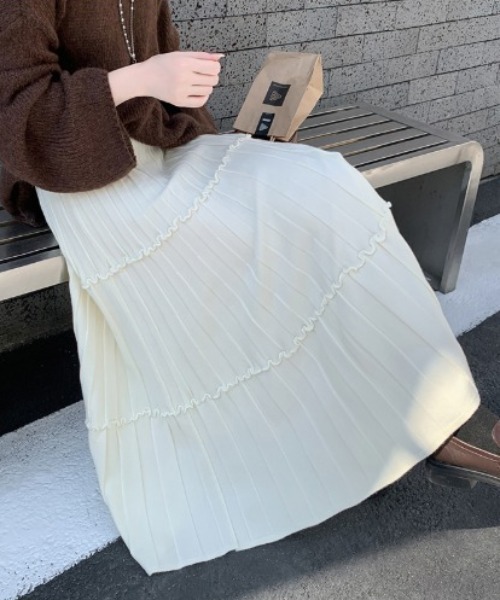 LAFFMO(ラフモ)の「切り替えフレアニットスカート(スカート・レディース・グレー/ブラック/アイボリー・F)」の8枚目の写真