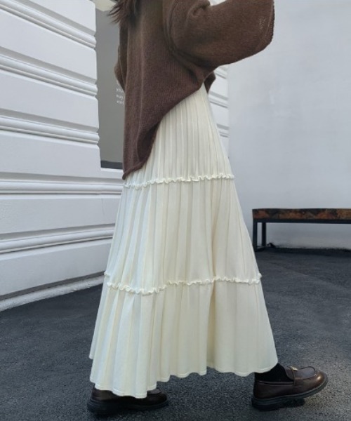 LAFFMO(ラフモ)の「切り替えフレアニットスカート(スカート・レディース・グレー/ブラック/アイボリー・F)」の6枚目の写真