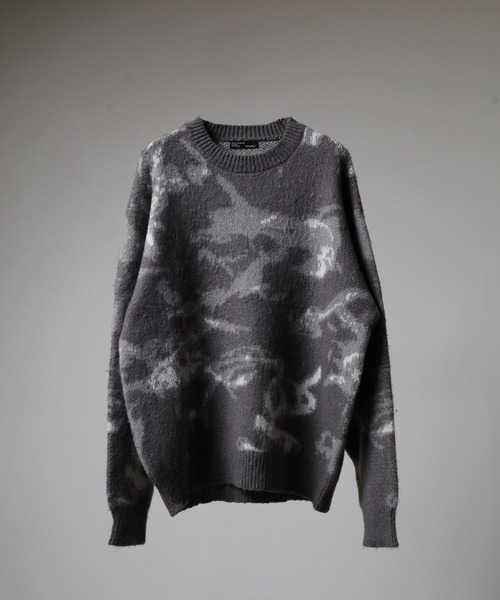 Naive magic（ナイーブマジック）の「NAIVE MAGIC WジャガードフラワーCNニット（ニット/セーター・メンズ・ブラック系1/パープル/ワイン/ブルー/グレー/ブラック系2・M/LL/L）」の3枚目の写真