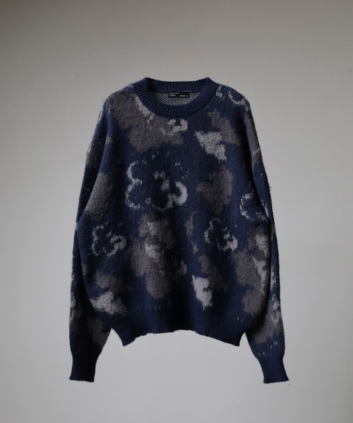 Naive magic（ナイーブマジック）の「NAIVE MAGIC WジャガードフラワーCNニット（ニット/セーター・メンズ・ブラック系1/パープル/ワイン/ブルー/グレー/ブラック系2・M/LL/L）」の8枚目の写真