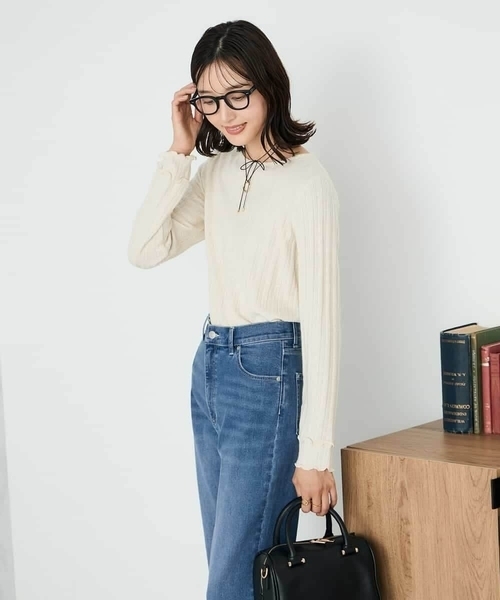 a.v.v(アーヴェヴェ)の「ボートネックラメトップス(Tシャツ/カットソー・レディース・グレー/アイボリー・38/36/40)」の3枚目の写真