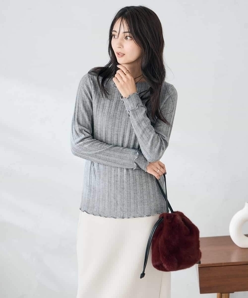 a.v.v(アーヴェヴェ)の「ボートネックラメトップス(Tシャツ/カットソー・レディース・グレー/アイボリー・38/36/40)」の14枚目の写真