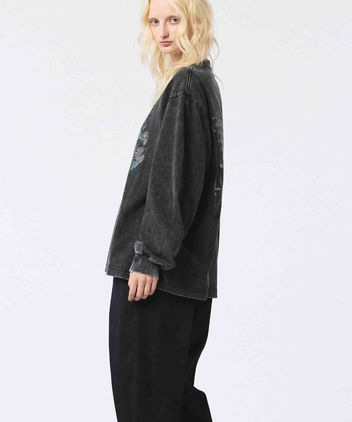 MAISON SPECIAL(メゾンスペシャル)の「《UNISEX》Artist Graphical Embroidery Prime-Over Crew Neck Long Sleeve T-Shirt/アーティストグラフィカルエンブロイダリープライムオーバークルーネックロングスリーブティーシャツ【MAISON SPECIAL/メゾンスペシャル】(Tシャツ/カットソー・メンズ・その他1/その他2/その他3/その他5/その他6/その他4・0/1/2)」の9枚目の写真