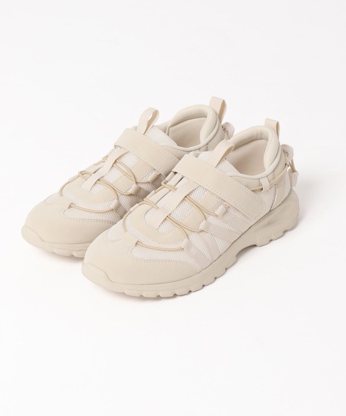 GLOBAL WORK（グローバルワーク）の「エアかるクッションコードスニーカー/595813（スニーカー・レディース・ベージュ/ブラック/グレー/オフホワイト・MEDIUM/LARGE）」の2枚目の写真