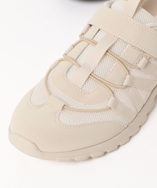 GLOBAL WORK（グローバルワーク）の「エアかるクッションコードスニーカー/595813（スニーカー・レディース・ベージュ/ブラック/グレー/オフホワイト・MEDIUM/LARGE）」の15枚目の写真