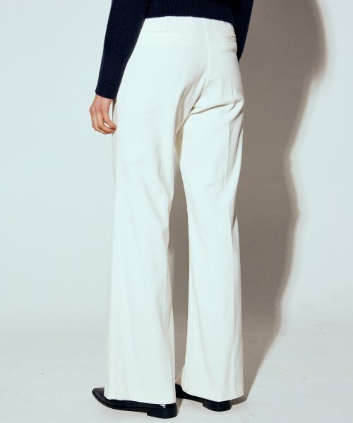 NICK&NICOLE（ニックアンドニコール）の「FRENCH BOOTS CUT PANTS_IVORY（その他パンツ・レディース・その他・LARGE/MEDIUM/SMALL）」の4枚目の写真