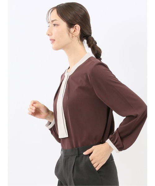 m.f.editorial（エムエフエディトリアル）の「【Tブラウス ストレッチ イージーケア】m.f.エディトリアルレディース 配色ボウタイ 長袖プルオーバーブラウス（シャツ/ブラウス・レディース・ブラック/ブラウン/ダークウッド・MEDIUM/LARGE）」の18枚目の写真