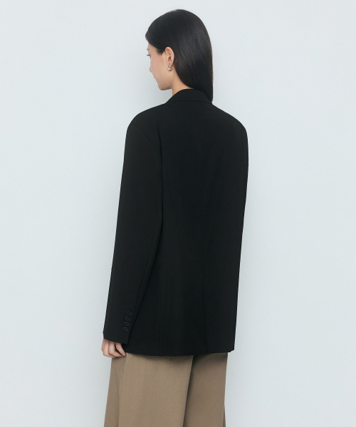 MUSINSA STANDARD WOMAN（ムシンサスタンダードウーマン）の「レディースオーバーサイズショルダーオーバーサイズブレザー[ブラック]（テーラードジャケット・レディース・その他・X-SMALL/SMALL/MEDIUM/LARGE）」の8枚目の写真
