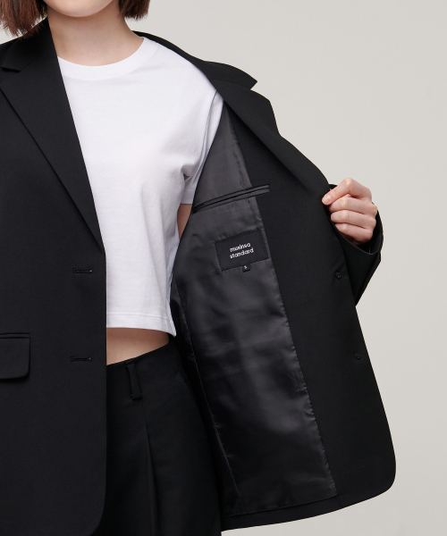 MUSINSA STANDARD WOMAN（ムシンサスタンダードウーマン）の「レディースオーバーサイズショルダーオーバーサイズブレザー[ブラック]（テーラードジャケット・レディース・その他・X-SMALL/SMALL/MEDIUM/LARGE）」の14枚目の写真