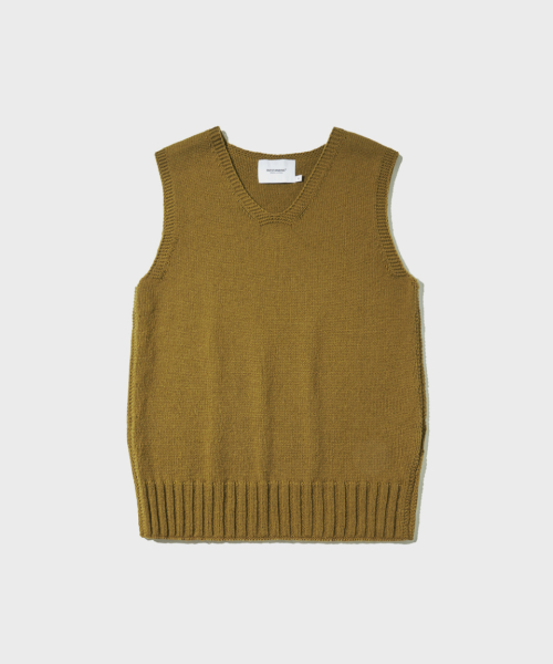 OUTSTANDING(アウトスタンディング)の「REDCROSS VEST_KHAKI(ベスト・メンズ・その他・MEDIUM/LARGE)」の1枚目の写真