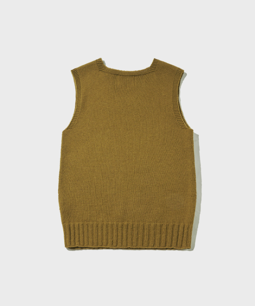 OUTSTANDING(アウトスタンディング)の「REDCROSS VEST_KHAKI(ベスト・メンズ・その他・MEDIUM/LARGE)」の2枚目の写真