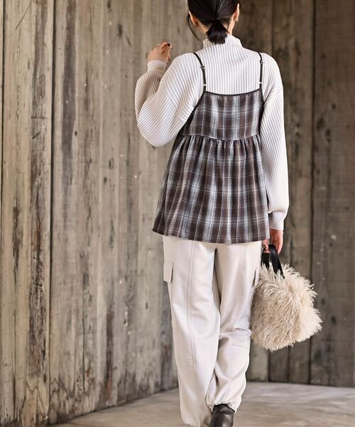 rps(アールピーエス)の「フロントリボン起毛チェックキャミソール(キャミソール・レディース・ブラック/ブラウン/ブルー・フリー)」の14枚目の写真