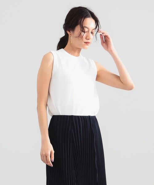 Demi-Luxe BEAMS(デミルクス ビームス)の「SLOANE / 18ゲージ 天竺 クルーネック ノースリーブ ニット(ニット/セーター・レディース・ホワイト/ベージュ・2)」の7枚目の写真