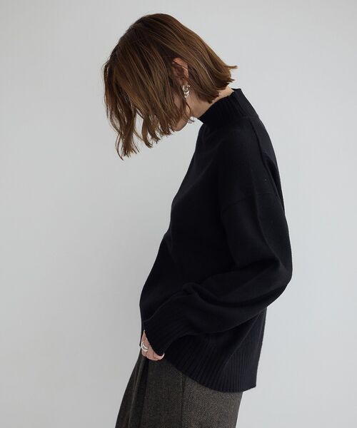 YECCA VECCA（イェッカヴェッカ）の「ワイドリブニット（ニット/セーター・レディース・イエロー/ブラック/ライトブルー/アイボリー・FREE）」の12枚目の写真