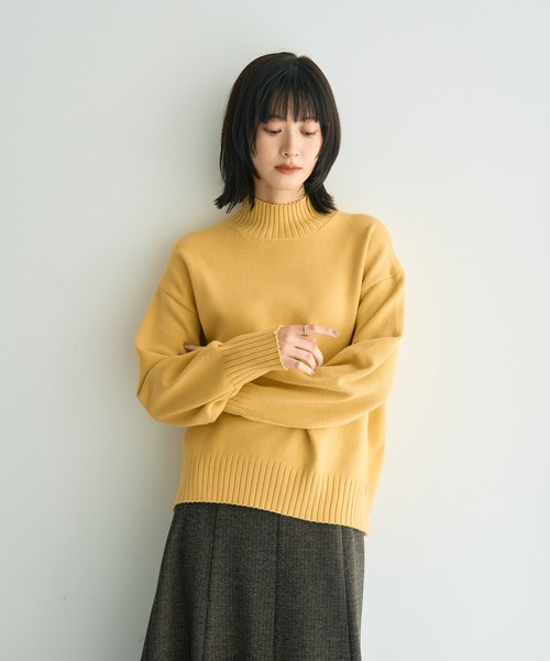 YECCA VECCA（イェッカヴェッカ）の「ワイドリブニット（ニット/セーター・レディース・イエロー/ブラック/ライトブルー/アイボリー・FREE）」の4枚目の写真