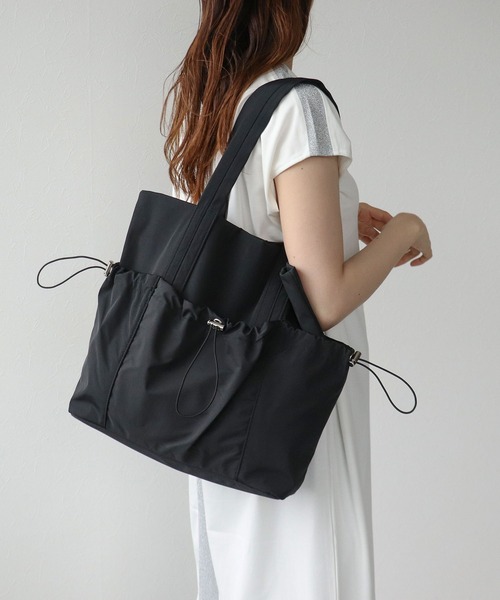 Cepica（セピカ）の「ギャザーポケットナイロントート（トートバッグ・レディース・アイボリー/ブラック・FREE）」の2枚目の写真