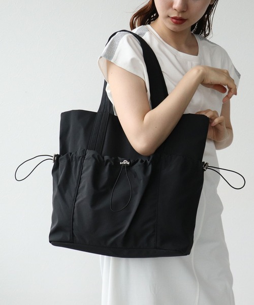 Cepica（セピカ）の「ギャザーポケットナイロントート（トートバッグ・レディース・アイボリー/ブラック・FREE）」の4枚目の写真