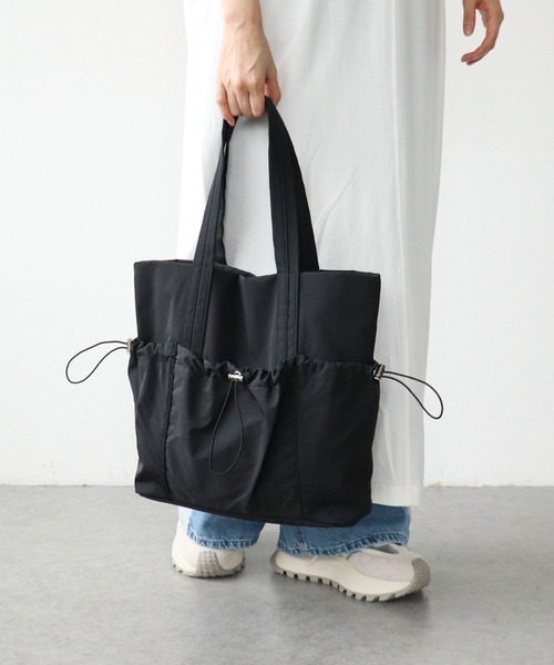 Cepica（セピカ）の「ギャザーポケットナイロントート（トートバッグ・レディース・アイボリー/ブラック・FREE）」の7枚目の写真