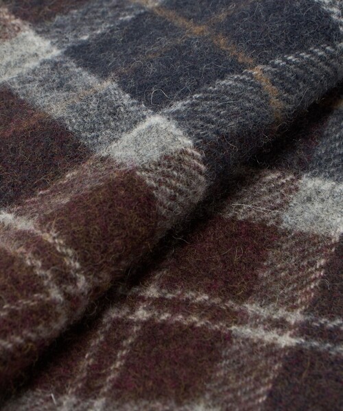 Barbour（バブアー）の「＜Barbour＞タータンチェック マフラー（マフラー・メンズ・ライトグレー/レッド/ダークブラウン/ベージュ/ロイヤルブルー/ネイビー/ケリーグリーン/ダークグリーン/オリーブ・FREE）」の13枚目の写真