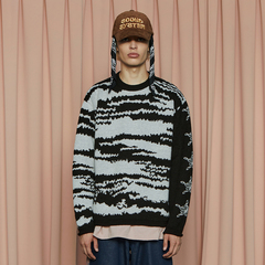 オーバーサイズ ポロネック ロゴ刺繍 ゼブラ柄風 ボーダーニット