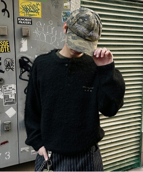 kutir(クティール)の「HENLEY NECK SHAGGY PULLOVER KNIT/ヘンリーネックシャギープルオーバーニット(ニット/セーター・メンズ・ネイビー/ブラウン/ブラック/カーキ・LARGE/MEDIUM)」の8枚目の写真