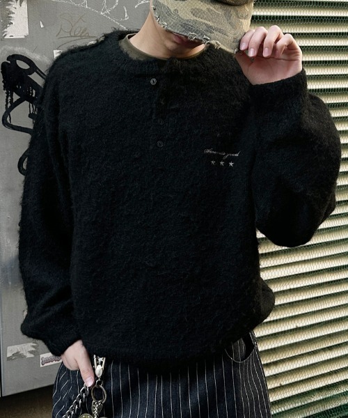 kutir(クティール)の「HENLEY NECK SHAGGY PULLOVER KNIT/ヘンリーネックシャギープルオーバーニット(ニット/セーター・メンズ・ネイビー/ブラウン/ブラック/カーキ・LARGE/MEDIUM)」の5枚目の写真