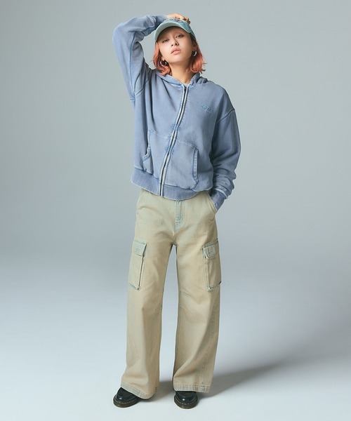 X-girl（エックスガール）の「RHINESTONE OVAL LOGO 6PANEL DENIM CAP（キャップ・レディース・ブラック/インディゴブルー/ライトインディゴブルー・ONE SIZE）」の6枚目の写真