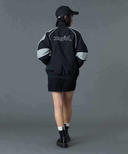 X-girl（エックスガール）の「RHINESTONE OVAL LOGO 6PANEL DENIM CAP（キャップ・レディース・ブラック/インディゴブルー/ライトインディゴブルー・ONE SIZE）」の22枚目の写真