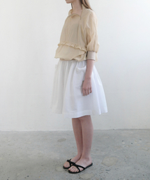 UBEIGE（ユーベイジ）の「Seersucker Ribbon Pocket Skirt (White)（スカート）」