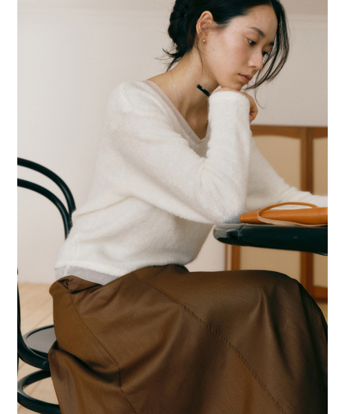 Yuje（ユジェ）の「FLUFFY SILK KNIT (5color)（Tシャツ/カットソー・レディース・スカイブルー/ブラック/アイボリー/ピンクベージュ/PINK・SMALL/MEDIUM）」の6枚目の写真
