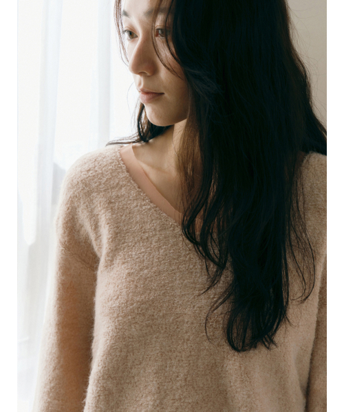 Yuje（ユジェ）の「FLUFFY SILK KNIT (5color)（Tシャツ/カットソー・レディース・スカイブルー/ブラック/アイボリー/ピンクベージュ/PINK・SMALL/MEDIUM）」の17枚目の写真