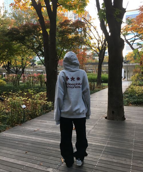 mydeepbluememories（マイディープブルーメモリーズ）の「(zp) MM SYMBOL LOGO 2WAY ZIP-UP (LG)（パーカー・レディース・ライトグレー・FREE/LARGE）」の2枚目の写真