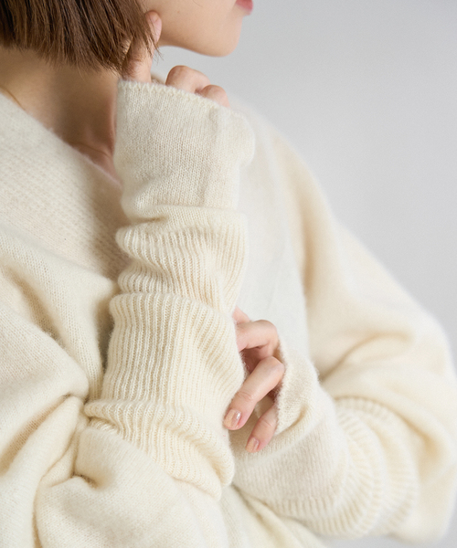 IENA（イエナ）の「ピュア カシミヤ グローブ（手袋・レディース・チャコールグレー/ホワイト/レッド・FREE）」の2枚目の写真