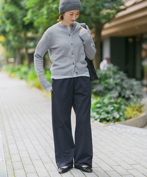 Spick & Span（スピックアンドスパン）の「《追加》裏毛イージーストレートパンツ（スウェットパンツ・レディース・ネイビー/ライトグレー・38/36）」の4枚目の写真