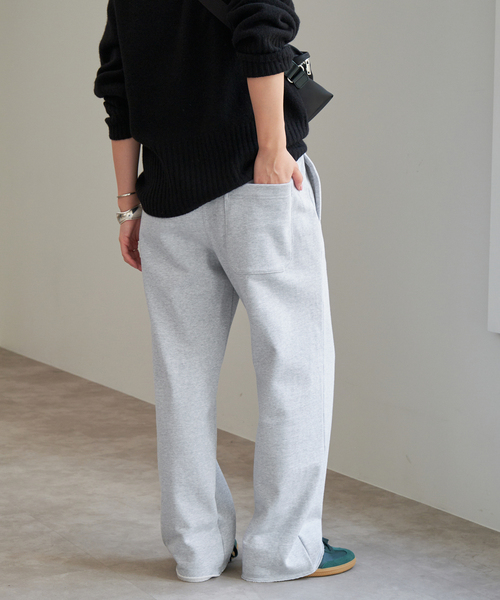 Spick & Span（スピックアンドスパン）の「《追加》裏毛イージーストレートパンツ（スウェットパンツ・レディース・ネイビー/ライトグレー・38/36）」の9枚目の写真